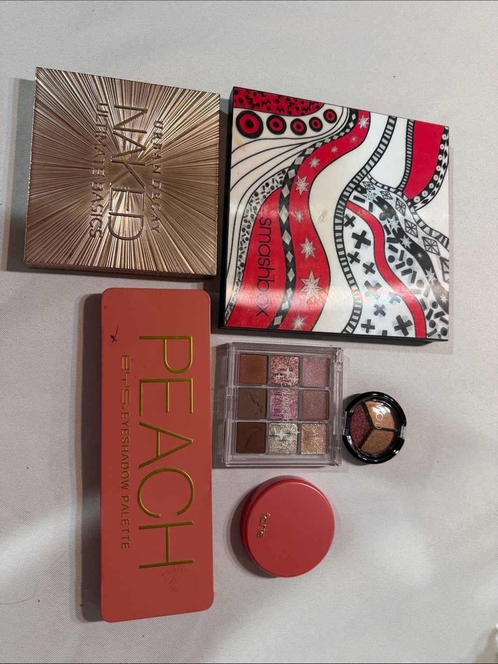 Assorted eyeshadows